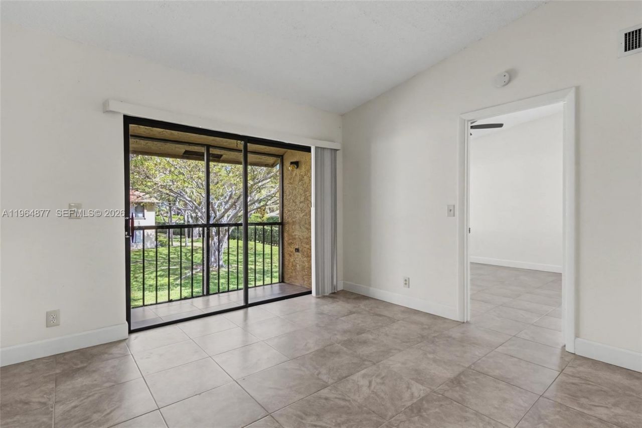 6551 Arleigh Ct , Unit 208, Boca Raton, FL 33433 Photo