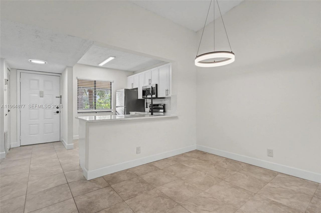 6551 Arleigh Ct , Unit 208, Boca Raton, FL 33433 Photo