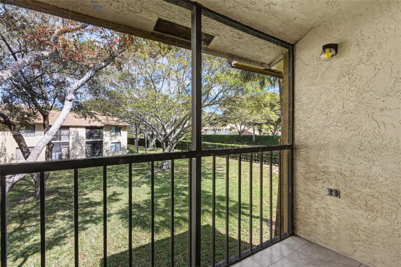 6551 Arleigh Ct , Unit 208, Boca Raton, FL 33433 Photo