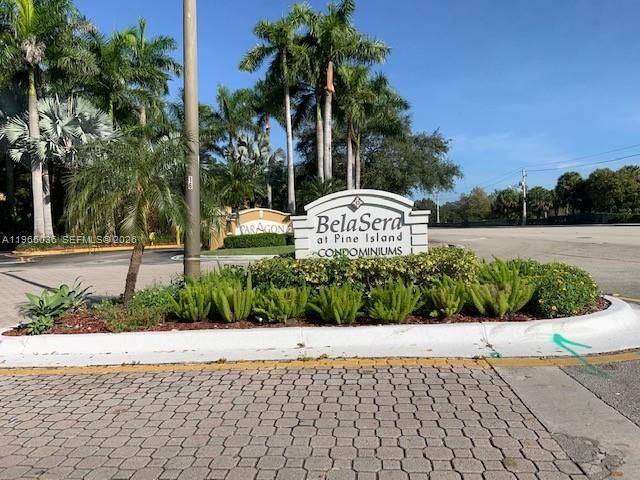 731 N Pine Island Rd, Unit 305, Plantation, FL 33324 Main Photo