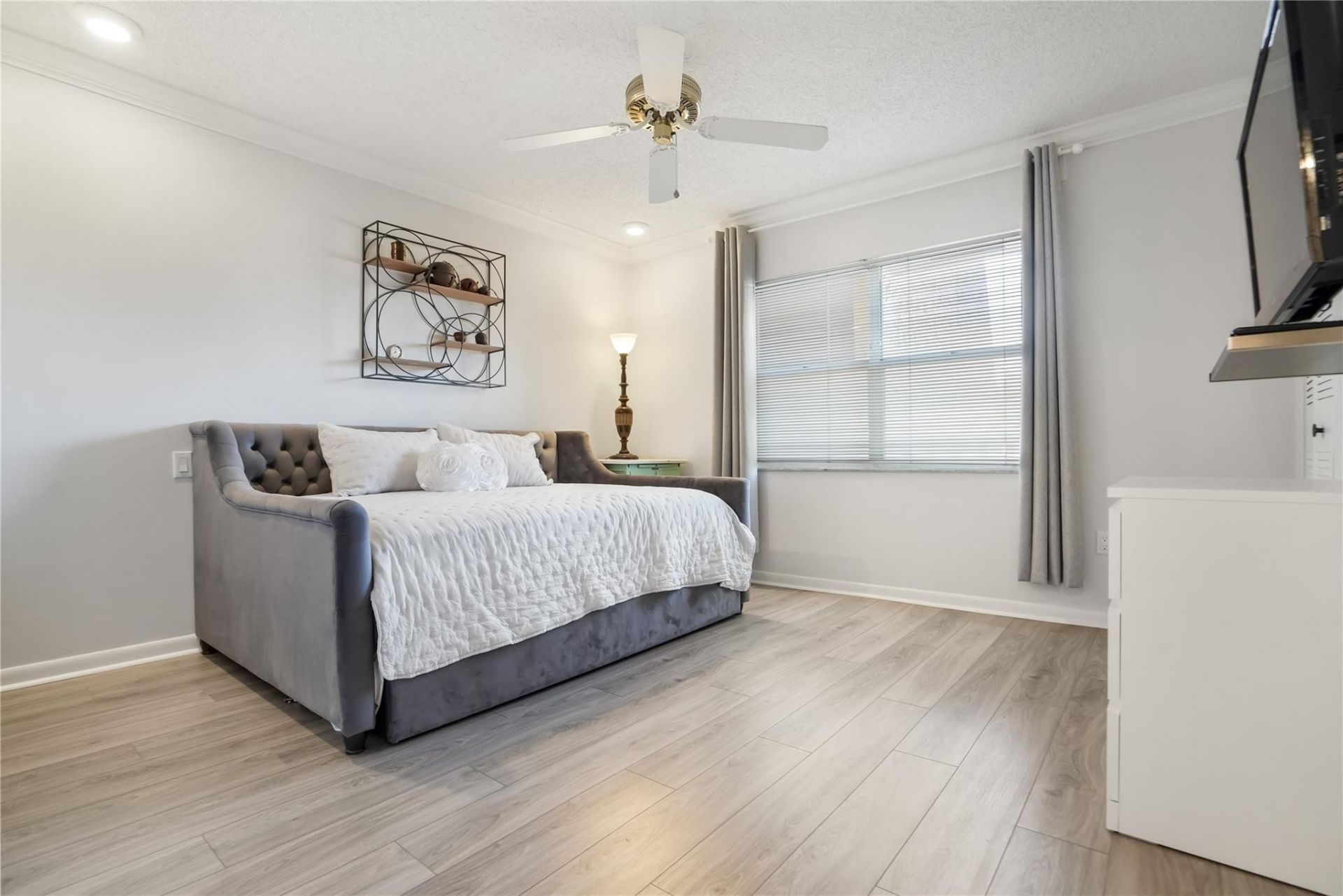 9300 Sunrise Lakes Boulevard, Unit 309, Sunrise, FL 33322 Photo