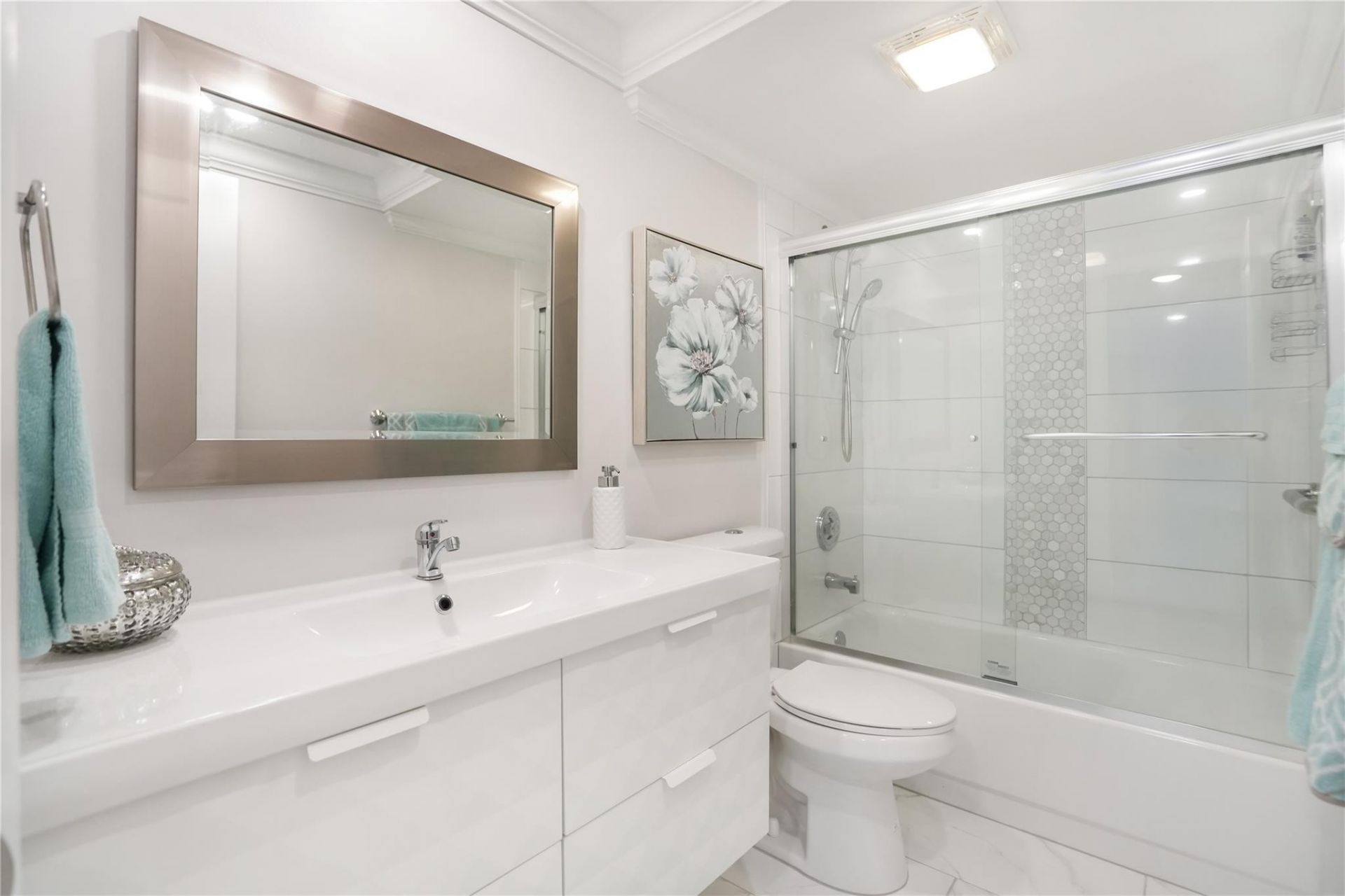 9300 Sunrise Lakes Boulevard, Unit 309, Sunrise, FL 33322 Photo