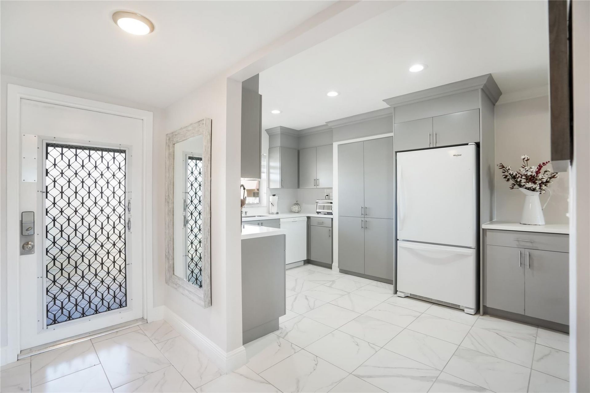 9300 Sunrise Lakes Boulevard, Unit 309, Sunrise, FL 33322 Photo