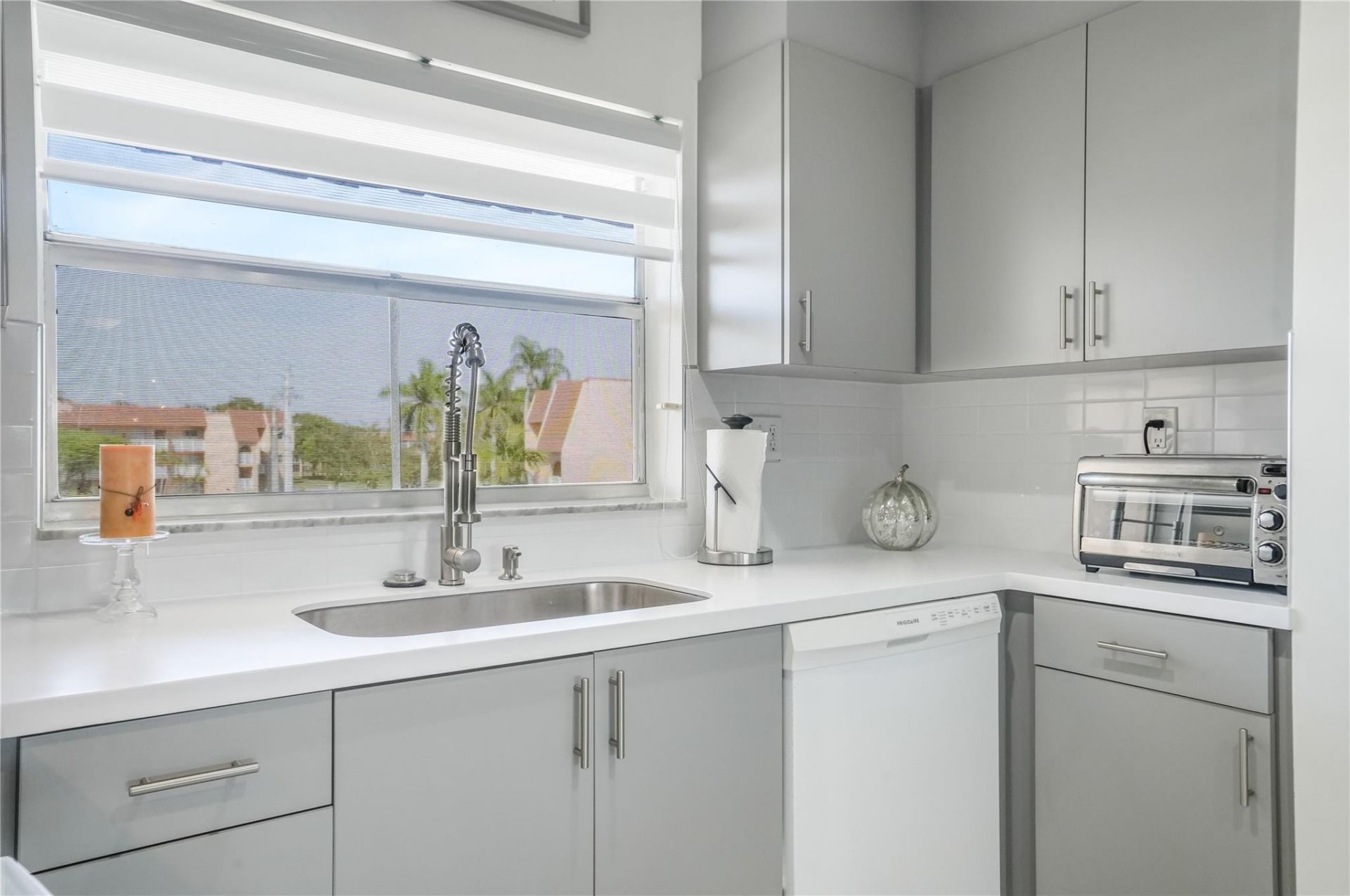 9300 Sunrise Lakes Boulevard, Unit 309, Sunrise, FL 33322 Photo