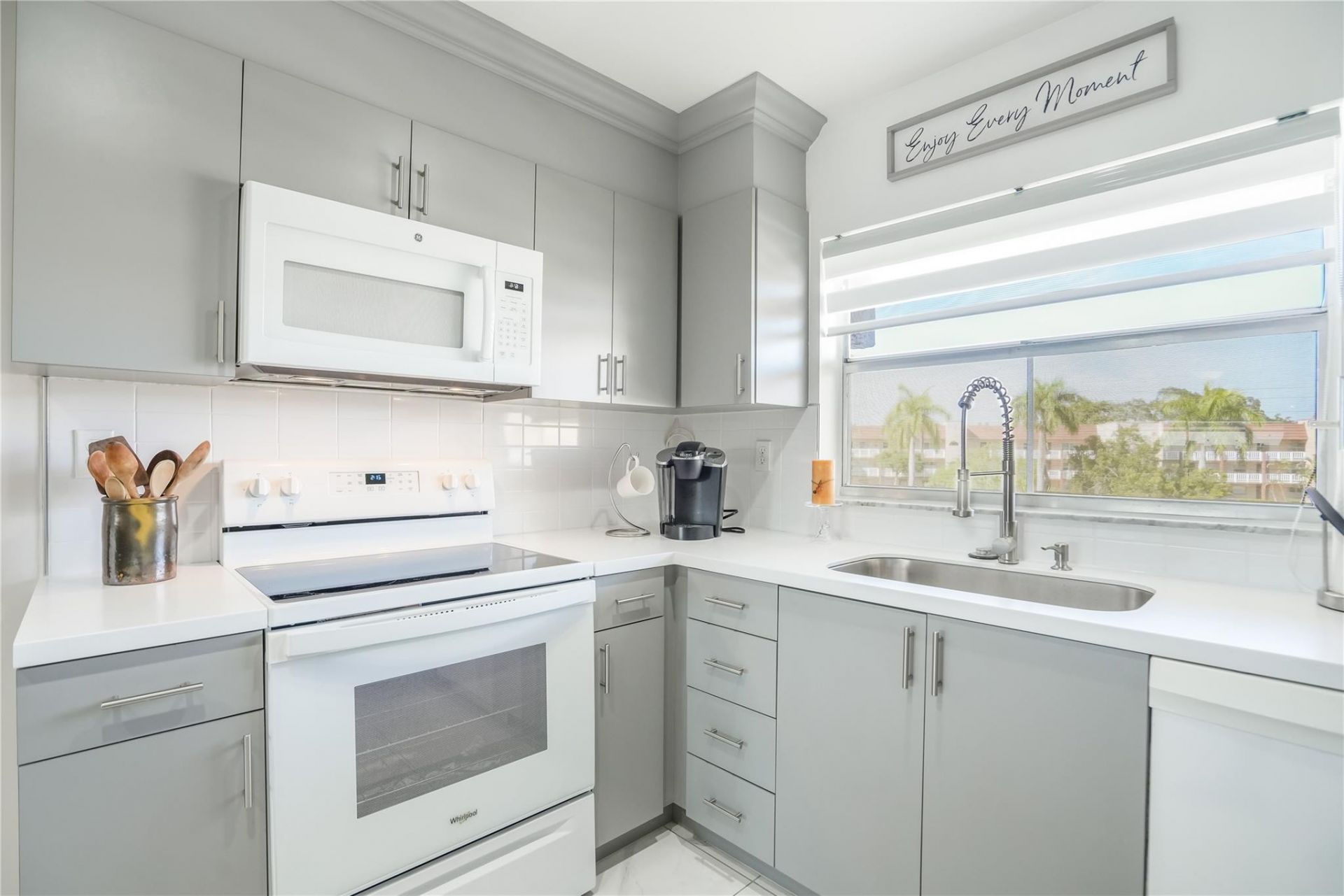 9300 Sunrise Lakes Boulevard, Unit 309, Sunrise, FL 33322 Photo