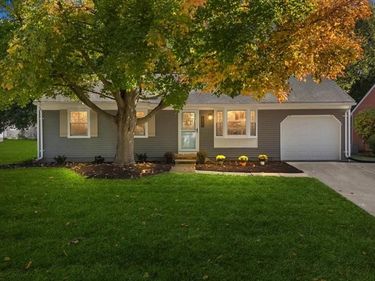 2066 Teaneck Circle, Wixom, MI 48393