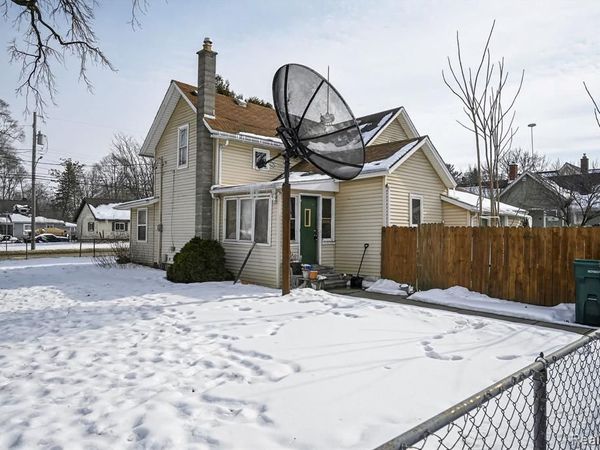 1002 S Shiawassee Street, Owosso, MI 48867