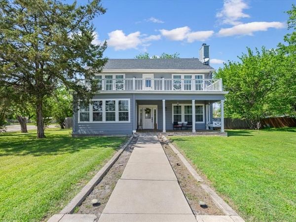 801 E Texas Avenue , Mart, TX 76664