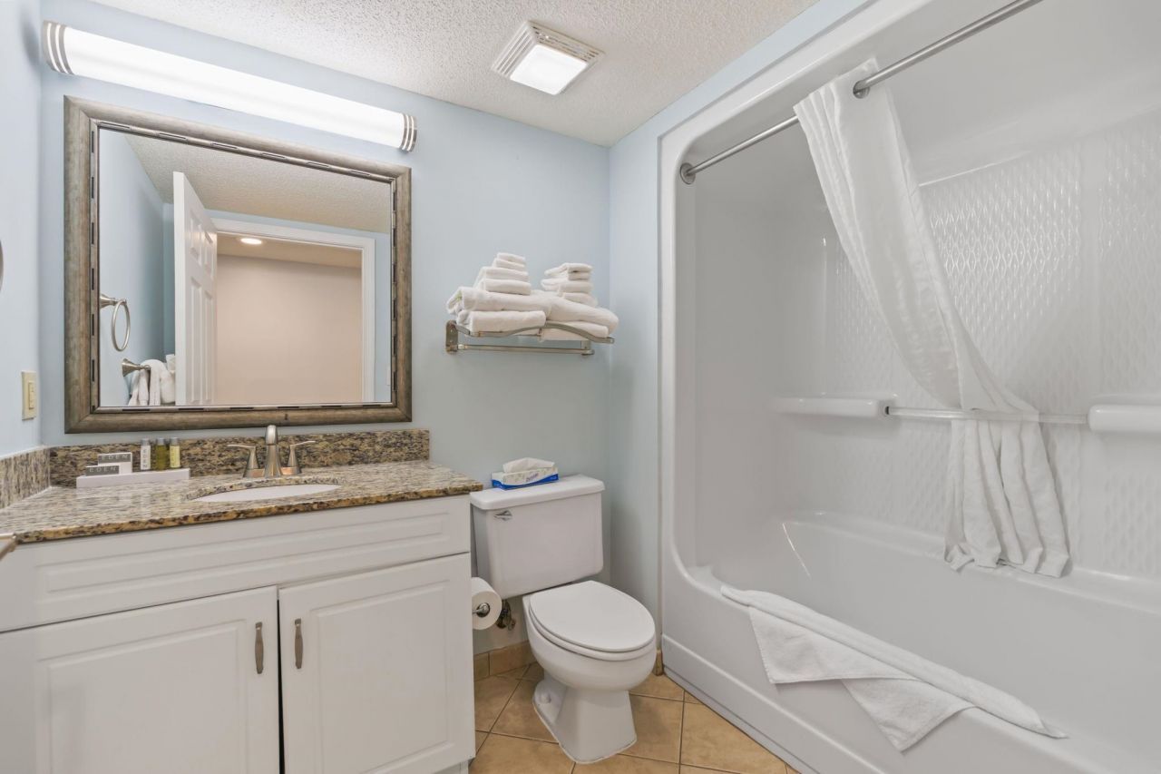 3000 N Ocean Blvd. Photo 28