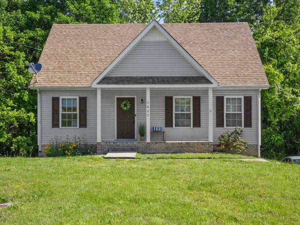 2627 Elkmont Dr, Clarksville, TN 37040