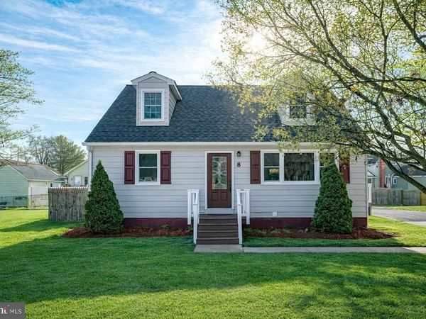 8 RIVIERA DRIVE, PENNSVILLE, NJ 08070