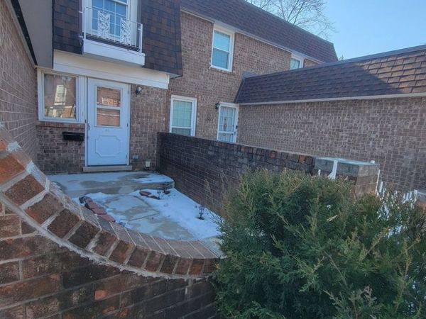 17W747 Standish Lane, Villa Park, IL 60181