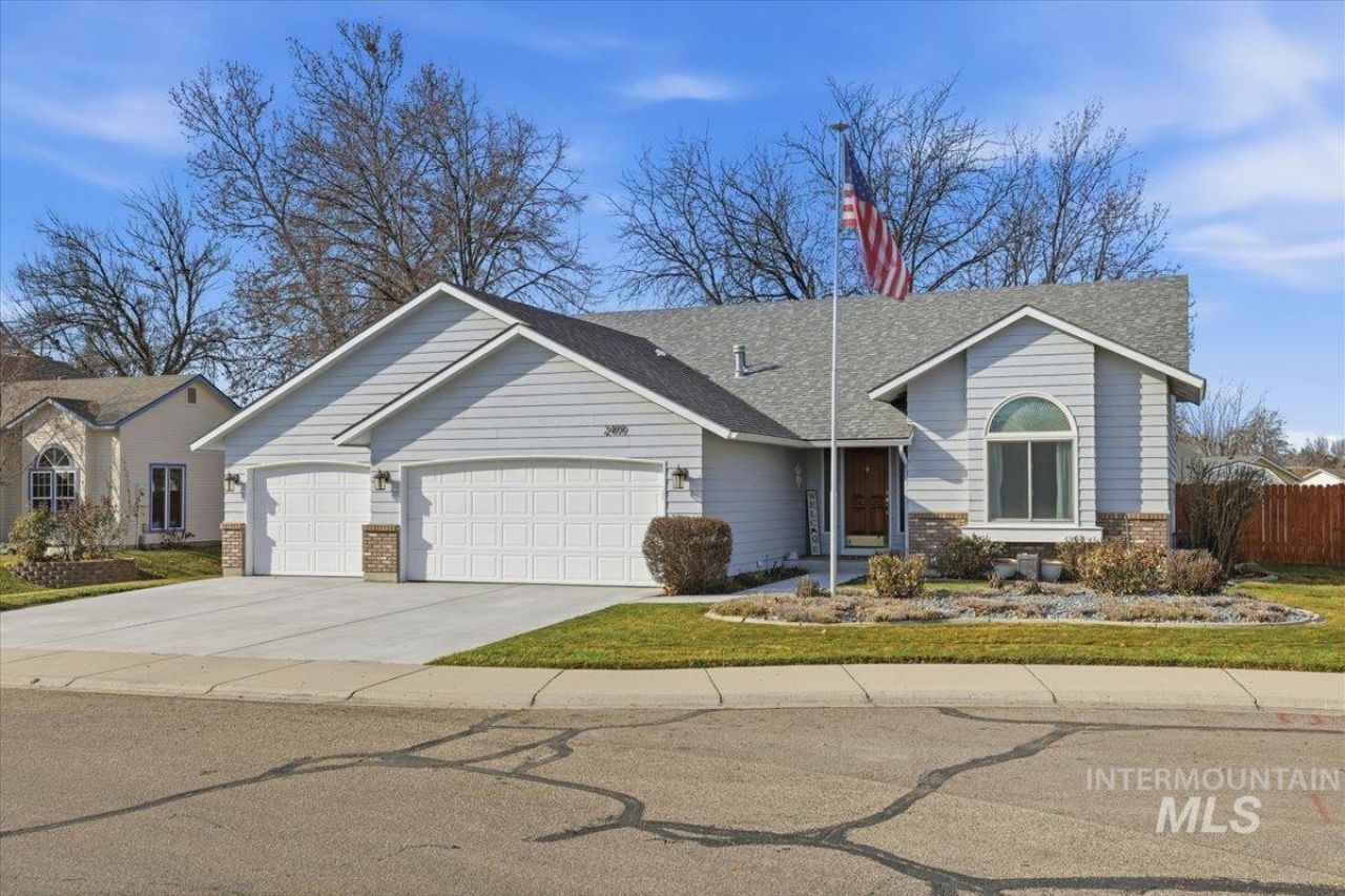2499 N Lark Ave, Meridian, ID 83646 Main Photo