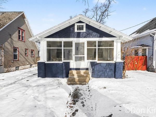 707 Graceland Street NE, Grand Rapids, MI 49505