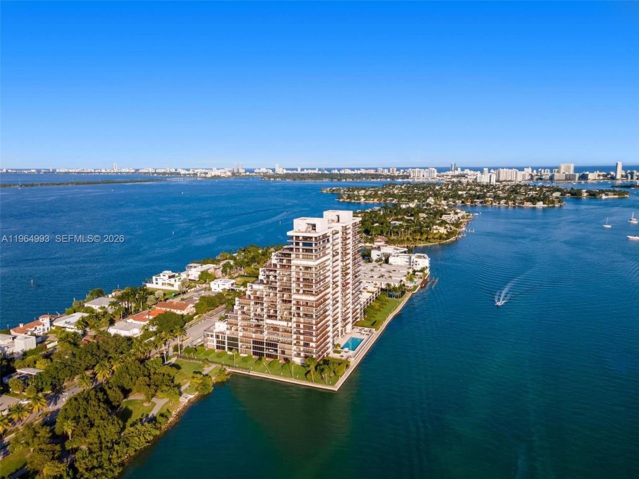 1000 Venetian Way, Unit 606, Miami, FL 33139 Photo