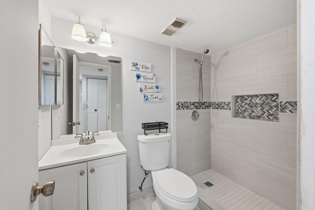 7142 Golf Colony Court, Unit 102, Lake Worth, FL 33467 Photo