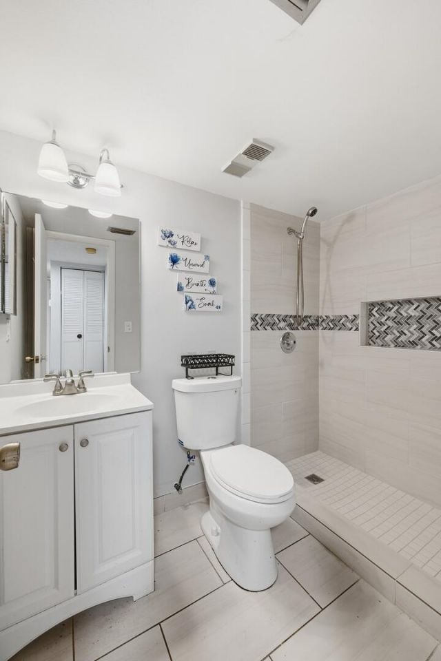 7142 Golf Colony Court, Unit 102, Lake Worth, FL 33467 Photo
