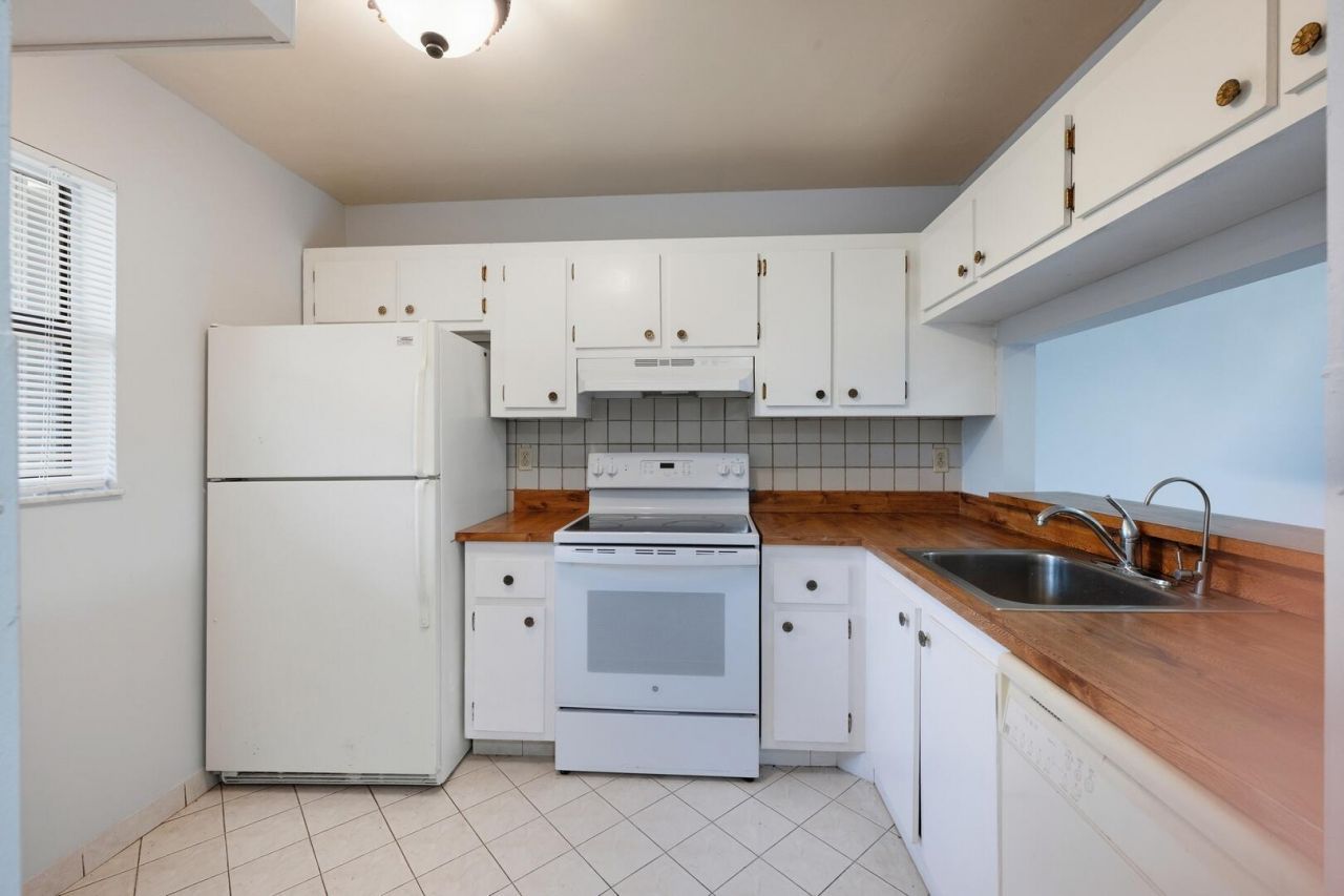 7142 Golf Colony Court, Unit 102, Lake Worth, FL 33467 Photo