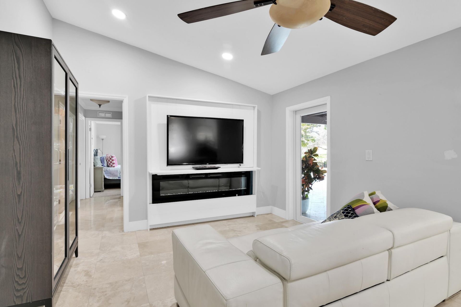 1380 NW 93rd Terrace, Plantation, FL 33322 Photo