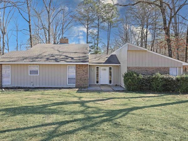 6601 Twin Oaks, Pine Bluff, AR 71603