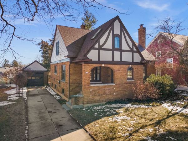 761 South Street, Elgin, IL 60123