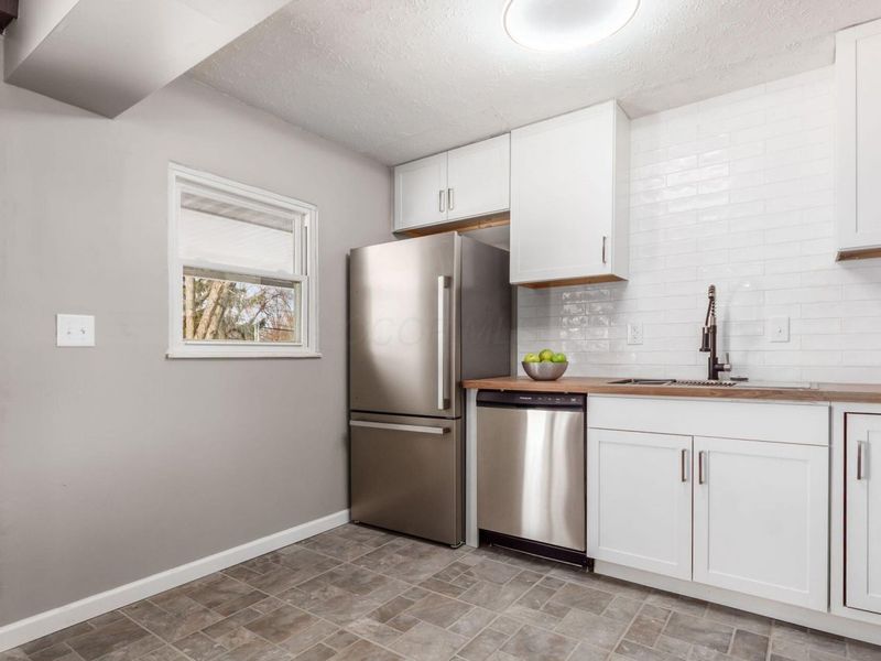 209 Prince Of Wales Drive, Columbus, OH 43230 Photo 12