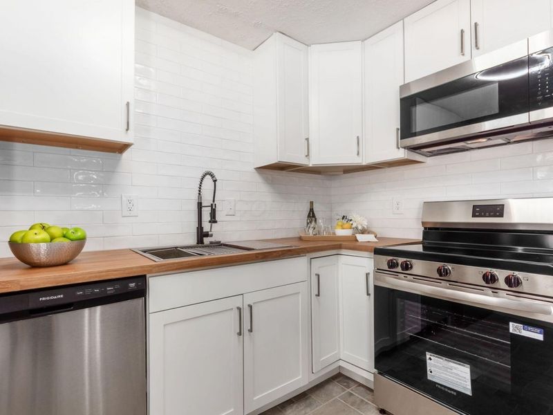 209 Prince Of Wales Drive, Columbus, OH 43230 Photo 14