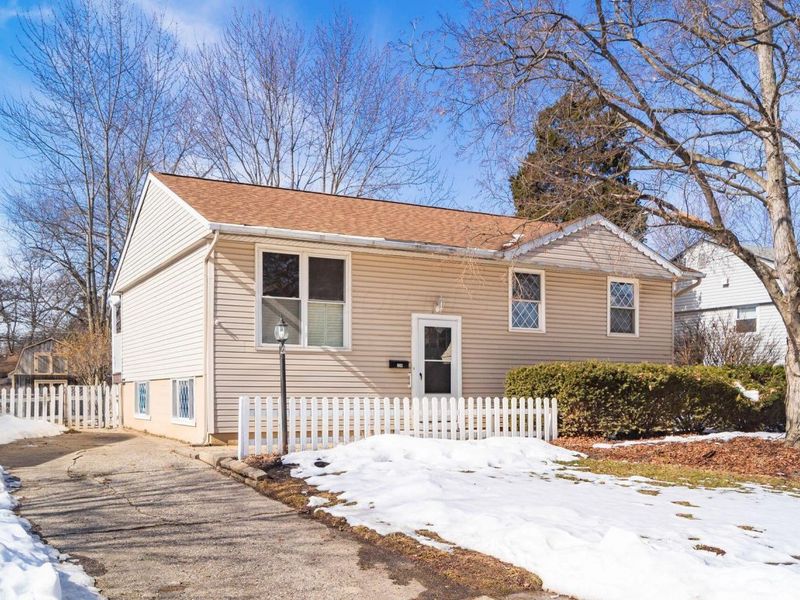 209 Prince Of Wales Drive, Columbus, OH 43230 Photo 3