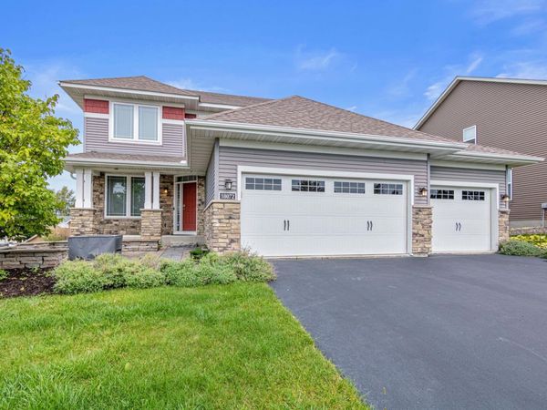18072 Hyde Park Avenue, Lakeville, MN 55044