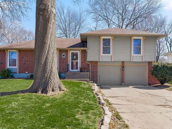 6201 Hallet Street, Shawnee, KS 66216