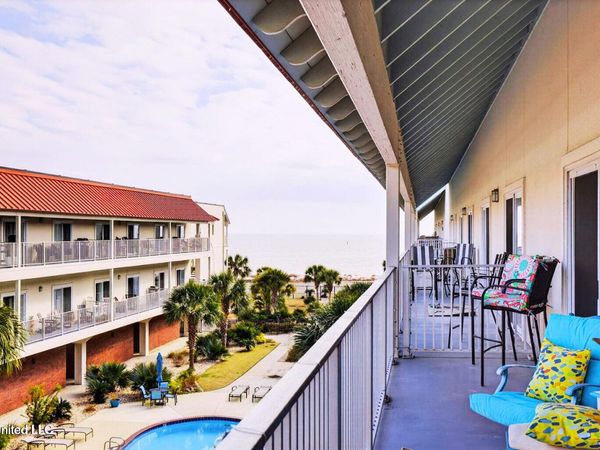 1453 E Beach Boulevard, Pass Christian, MS 39571