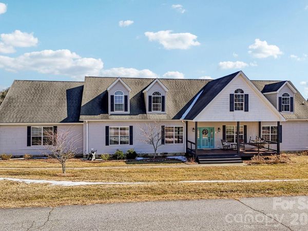 76 Cheraw Lane, Flat Rock, NC 28731