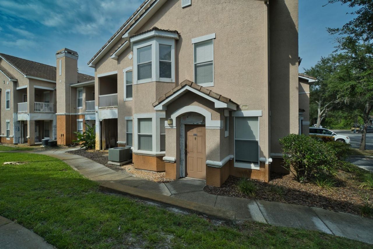 18118 Villa Creek Drive, Unit N/A, Tampa, FL 33647 Main Photo