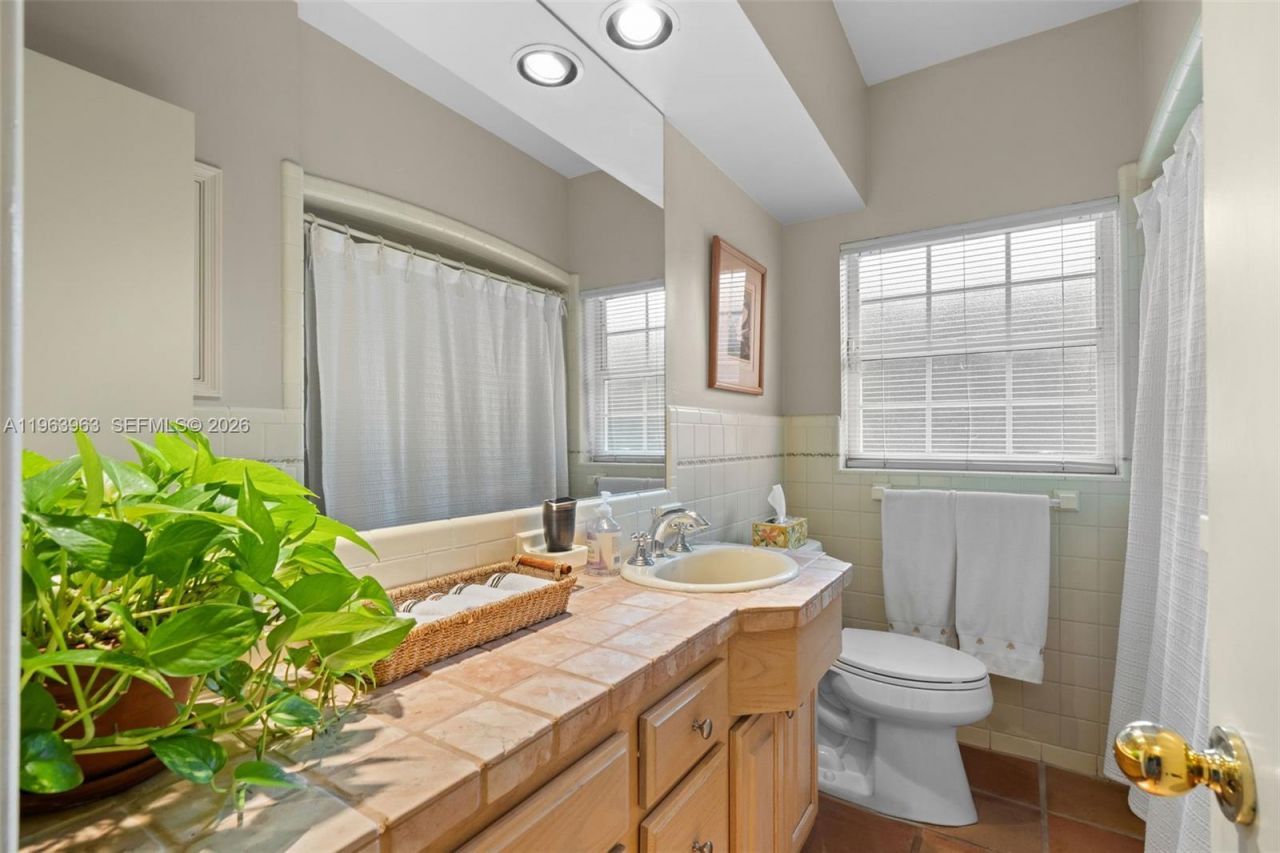 1255 Algardi Ave, Coral Gables, FL 33146 Photo