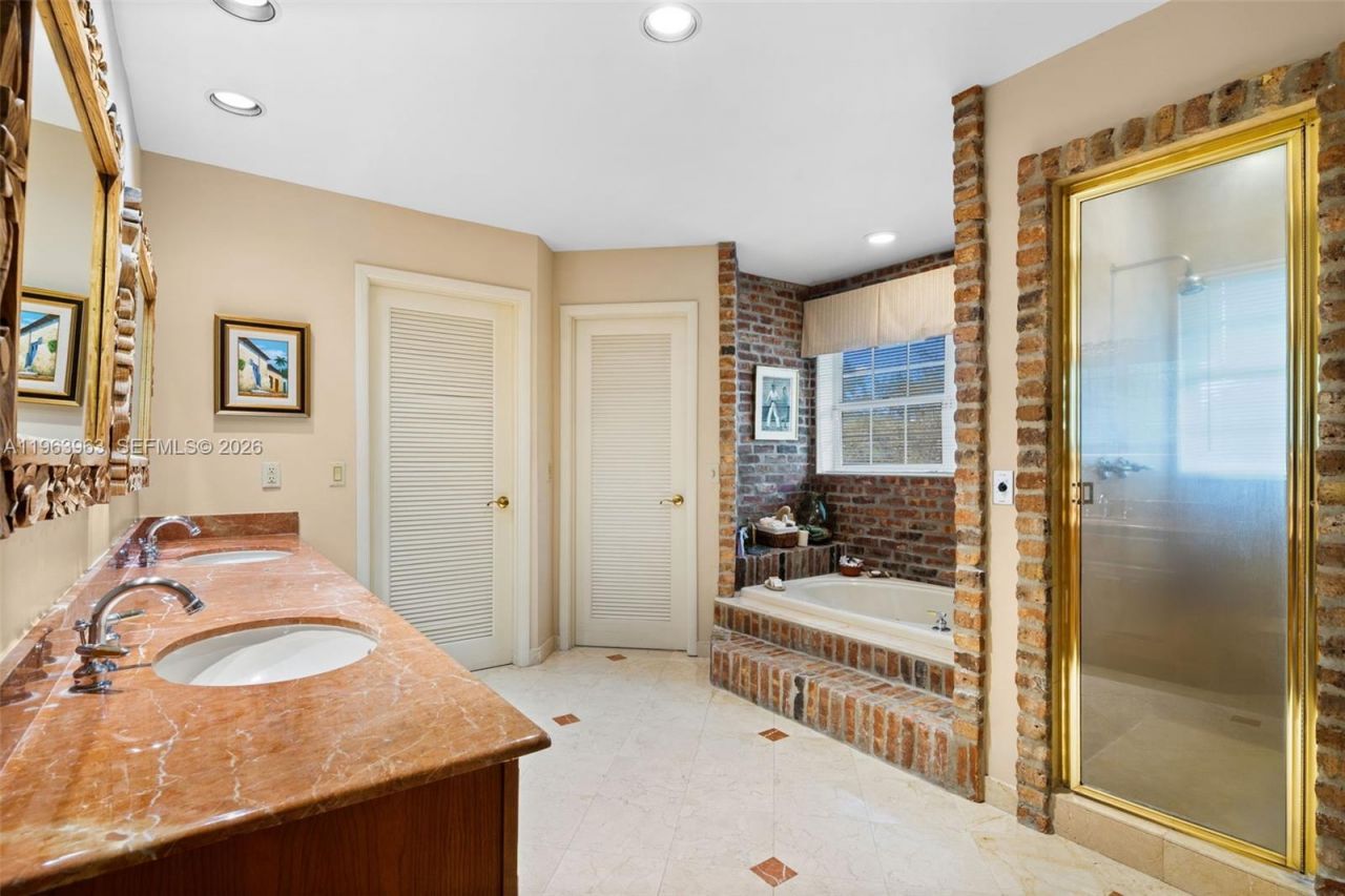 1255 Algardi Ave, Coral Gables, FL 33146 Photo