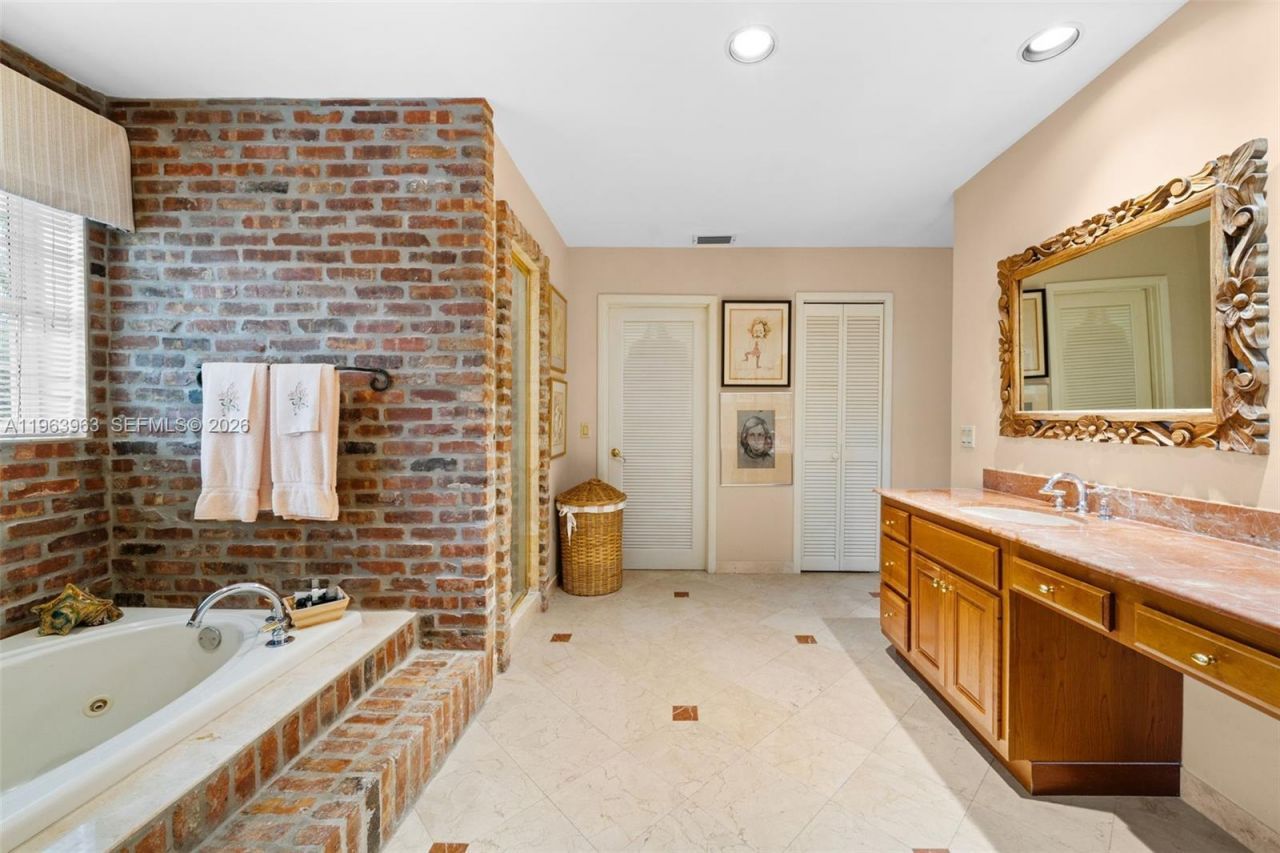 1255 Algardi Ave, Coral Gables, FL 33146 Photo