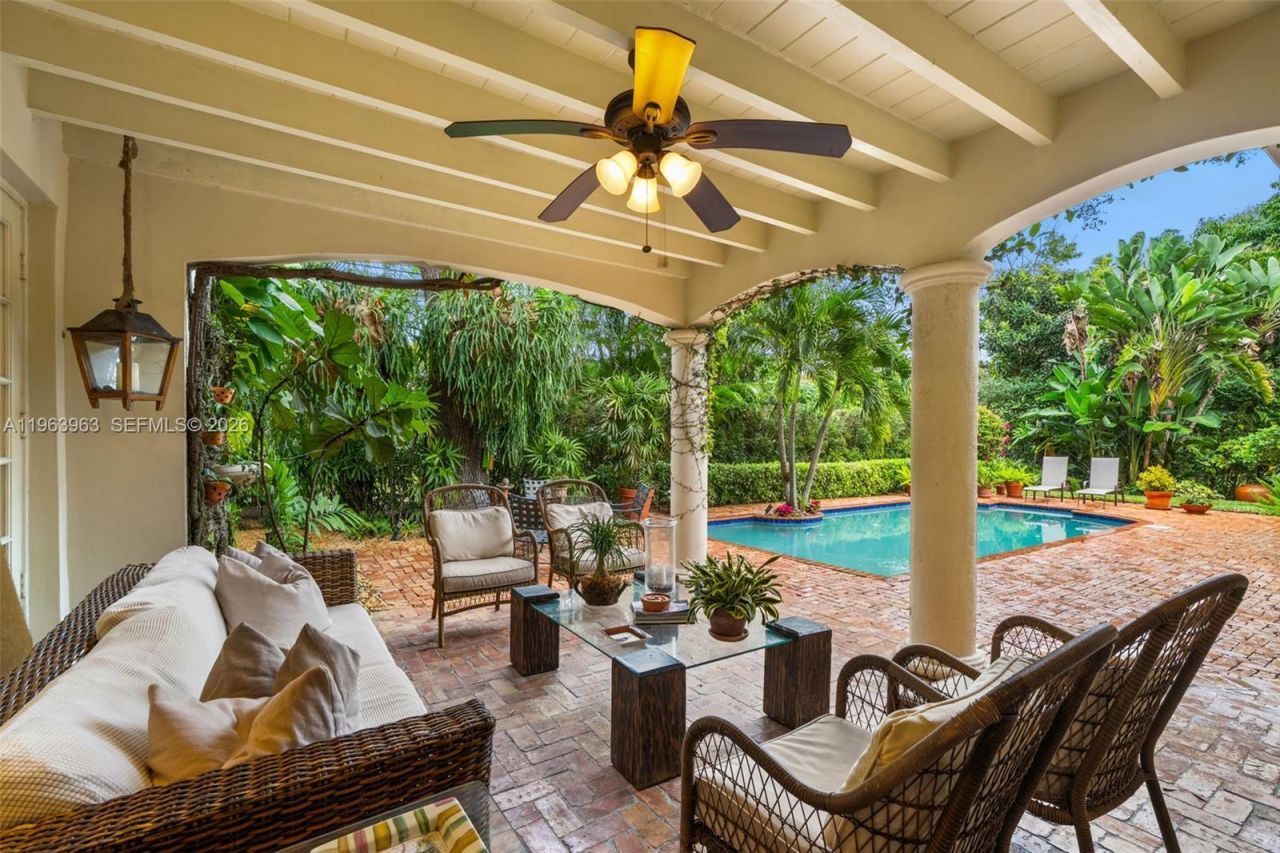 1255 Algardi Ave, Coral Gables, FL 33146 Photo