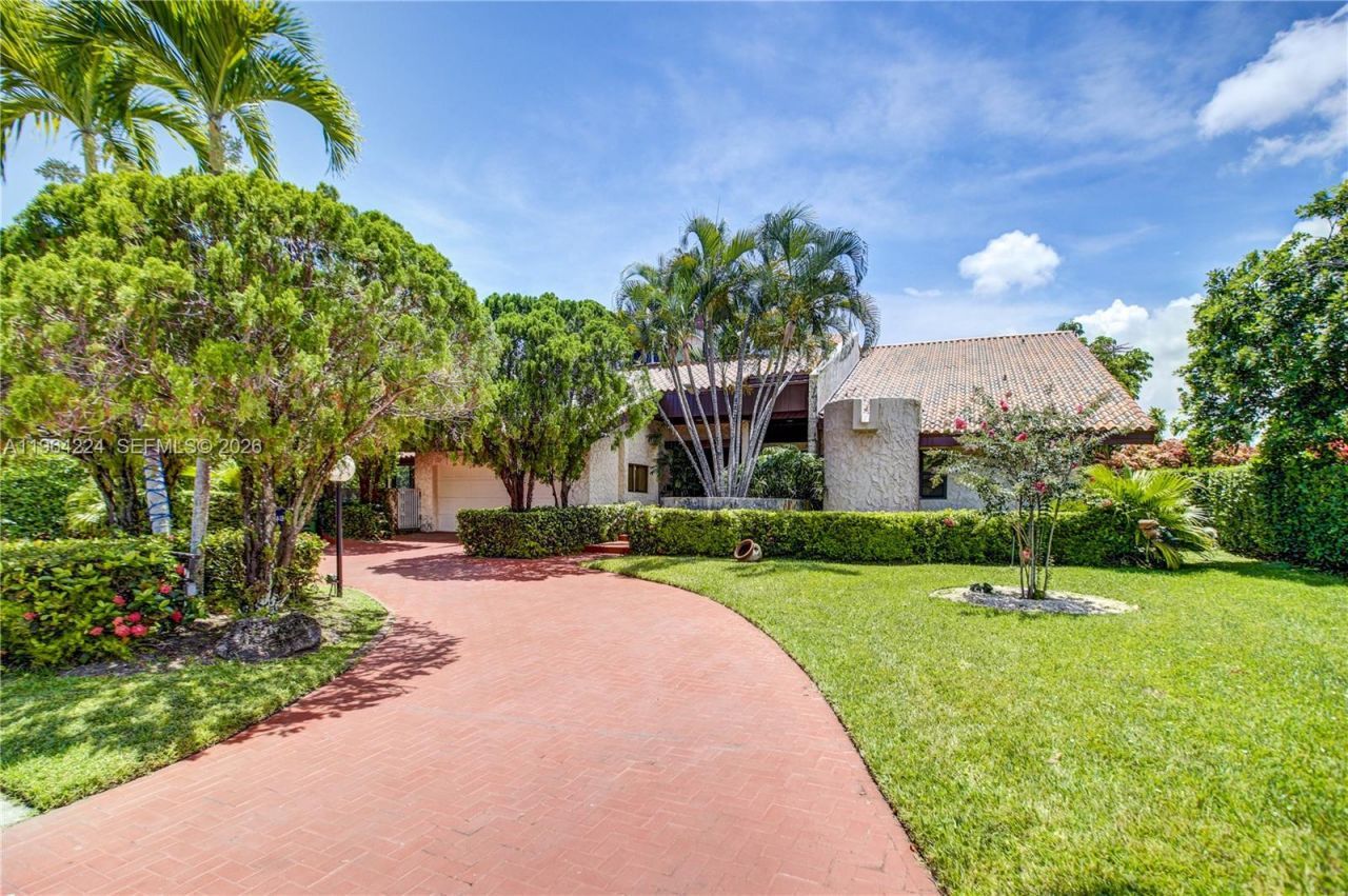 913 Diplomat Parkway, Hallandale Beach, FL 33009 Photo