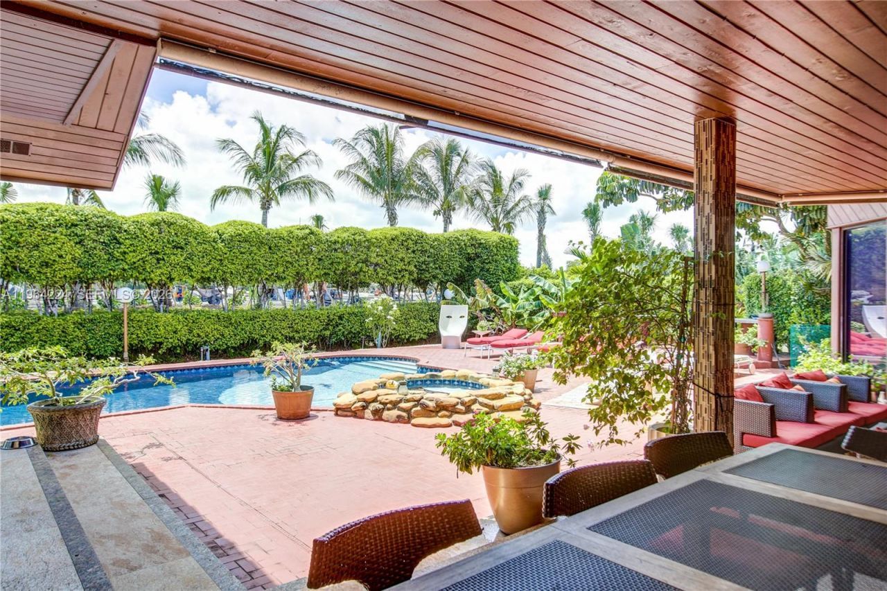 913 Diplomat Parkway, Hallandale Beach, FL 33009 Photo