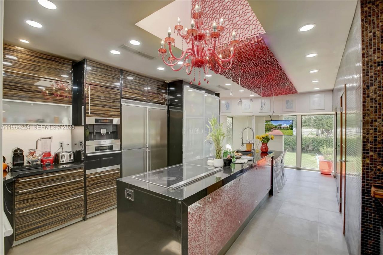 913 Diplomat Parkway, Hallandale Beach, FL 33009 Photo