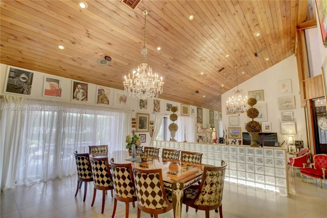 913 Diplomat Parkway, Hallandale Beach, FL 33009 Photo