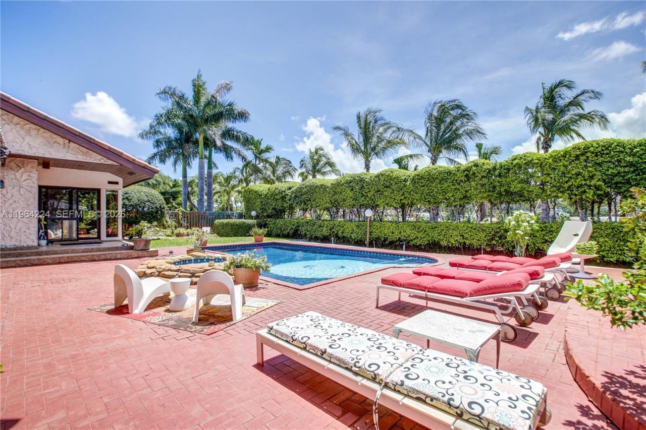 913 Diplomat Parkway, Hallandale Beach, FL 33009 Photo