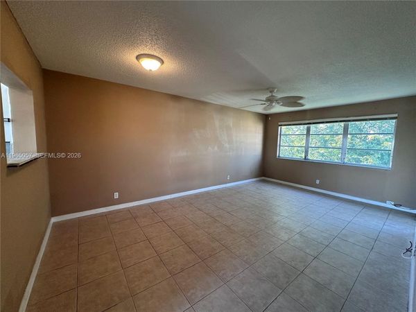 2223 Park Ln, Unit 304, Hollywood, FL 33021