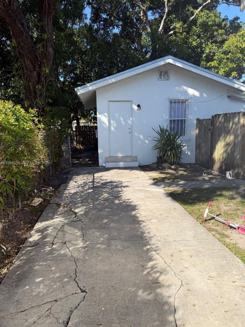 1225 NW 45th St, Unit 2, Miami, FL 33142 Photo