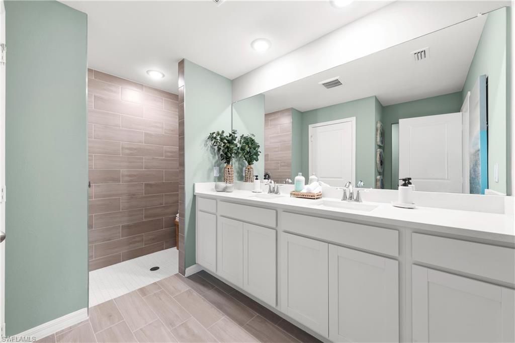 1405 NE 15th Ter, Cape Coral, FL 33909 Photo