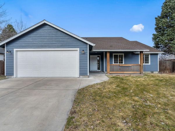 2237 SW Metolius Avenue, Redmond, OR 97756