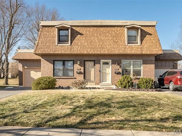 2325 Charlemagne Drive, Maryland Heights, MO 63043