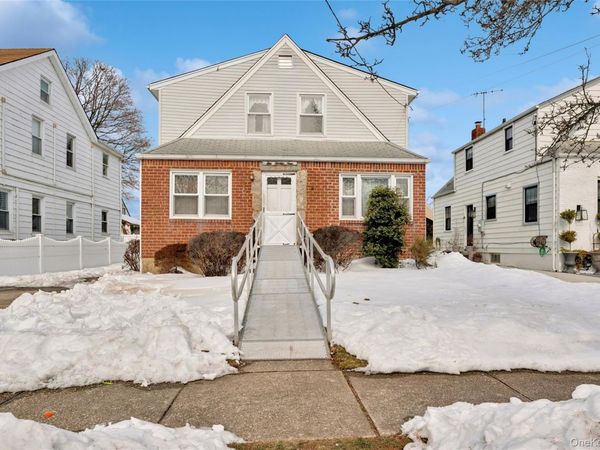 529 7th Avenue , New Hyde Park, NY 11040