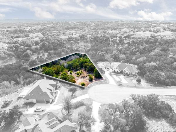 1820 Mountain Springs, Canyon Lake, TX 78133