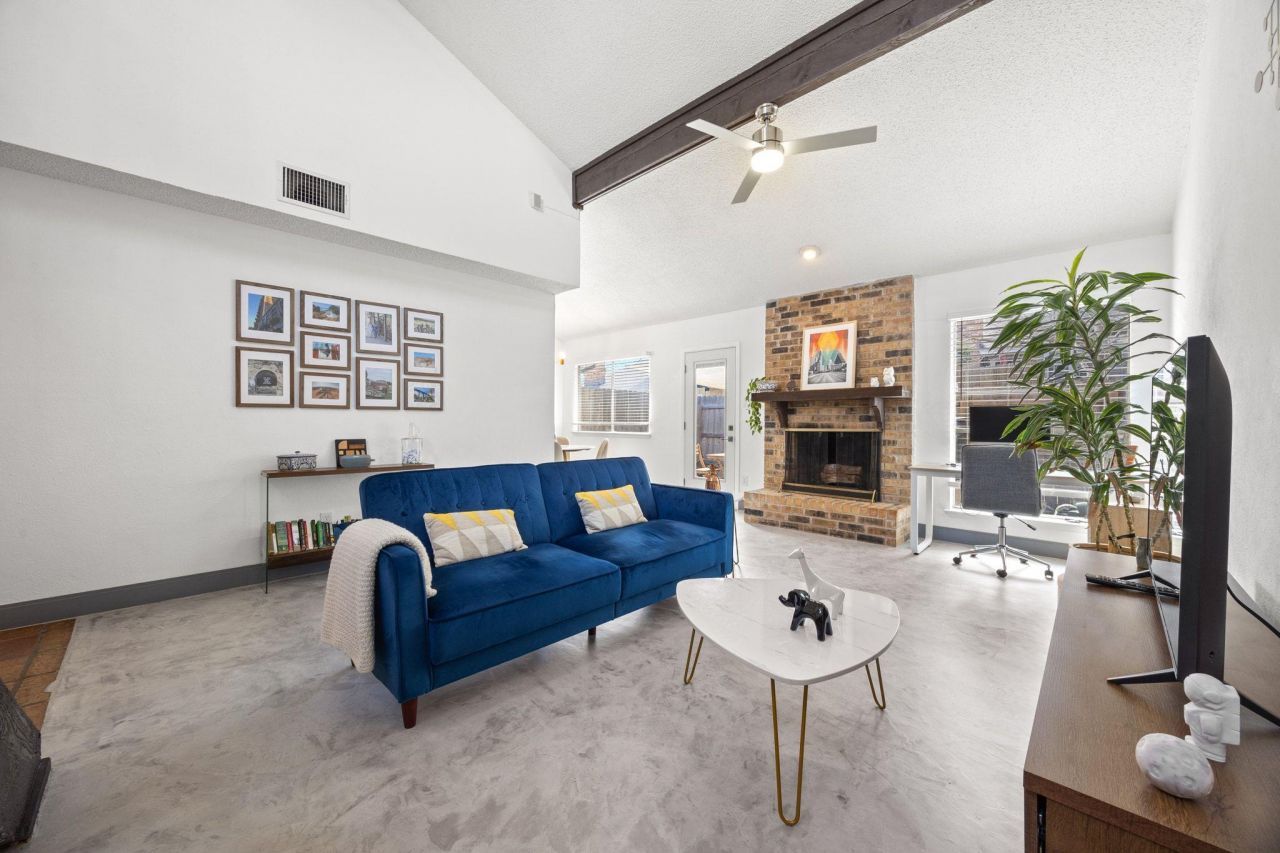 7256 Coronado Cir, Austin, TX 78752 Main Photo